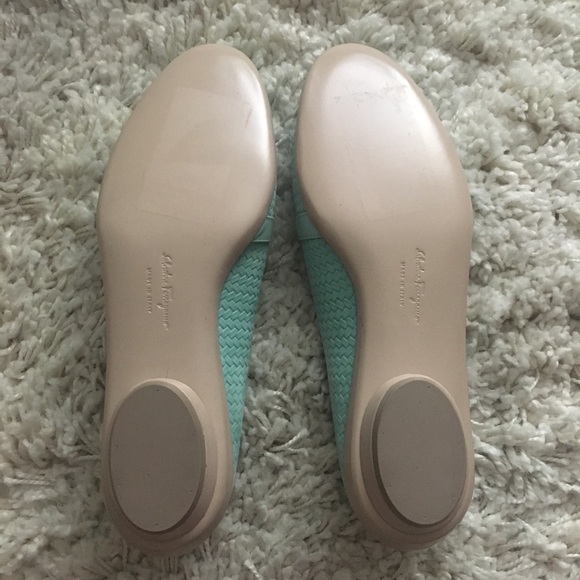 NIB Salvatore Ferragamo Audrey Suede Flats